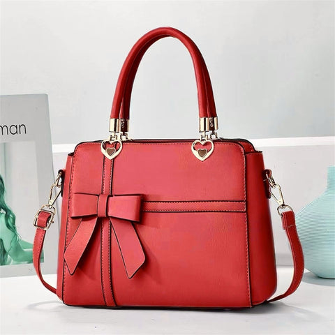 Premium Quality Shoulder Bag for Girls – Effortless Style Meets Everyday Convenience!